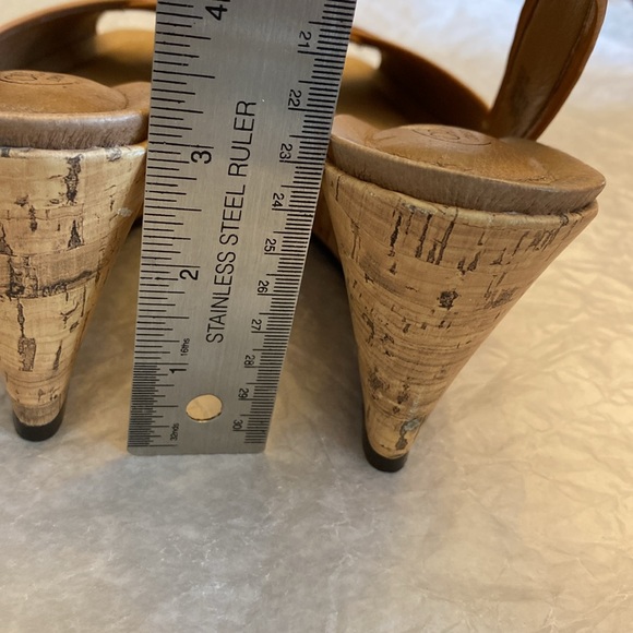 CIRCA JOAN & DAVID Sling Back Wedge Heels Luxe Series. Brown and Tan. Size 7. - Picture 10 of 10